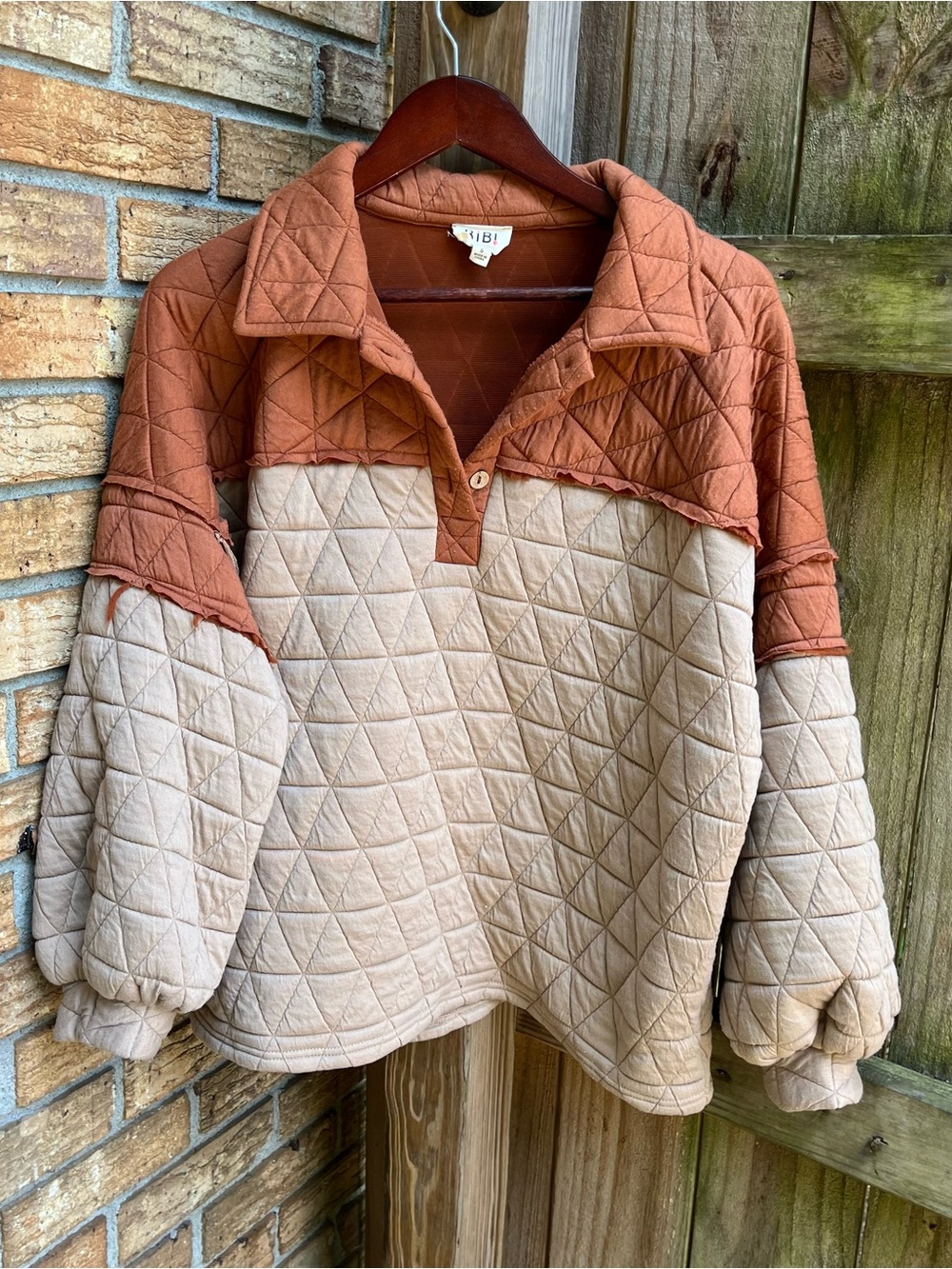 BiBi Two-Tone Oversized Quilted Pullover Jacket in Rust and Beige